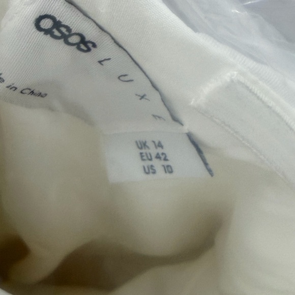 NEW‎ ASOS Luxe white balloon sleeved dress with 3-D flowers and bow detail sz 10 - Picture 13 of 14